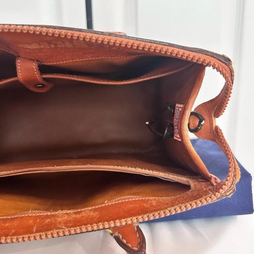 DOONEY & BOURKE ~ Vintage Off-White Pebbled and Brown Leather Satchel w/wallet - Picture 5 of 13